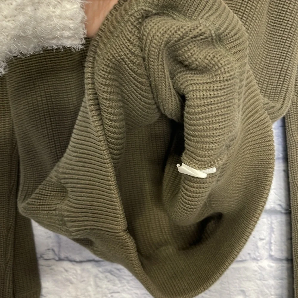 J Crew Pull over Sweater olive 100% cotton size M